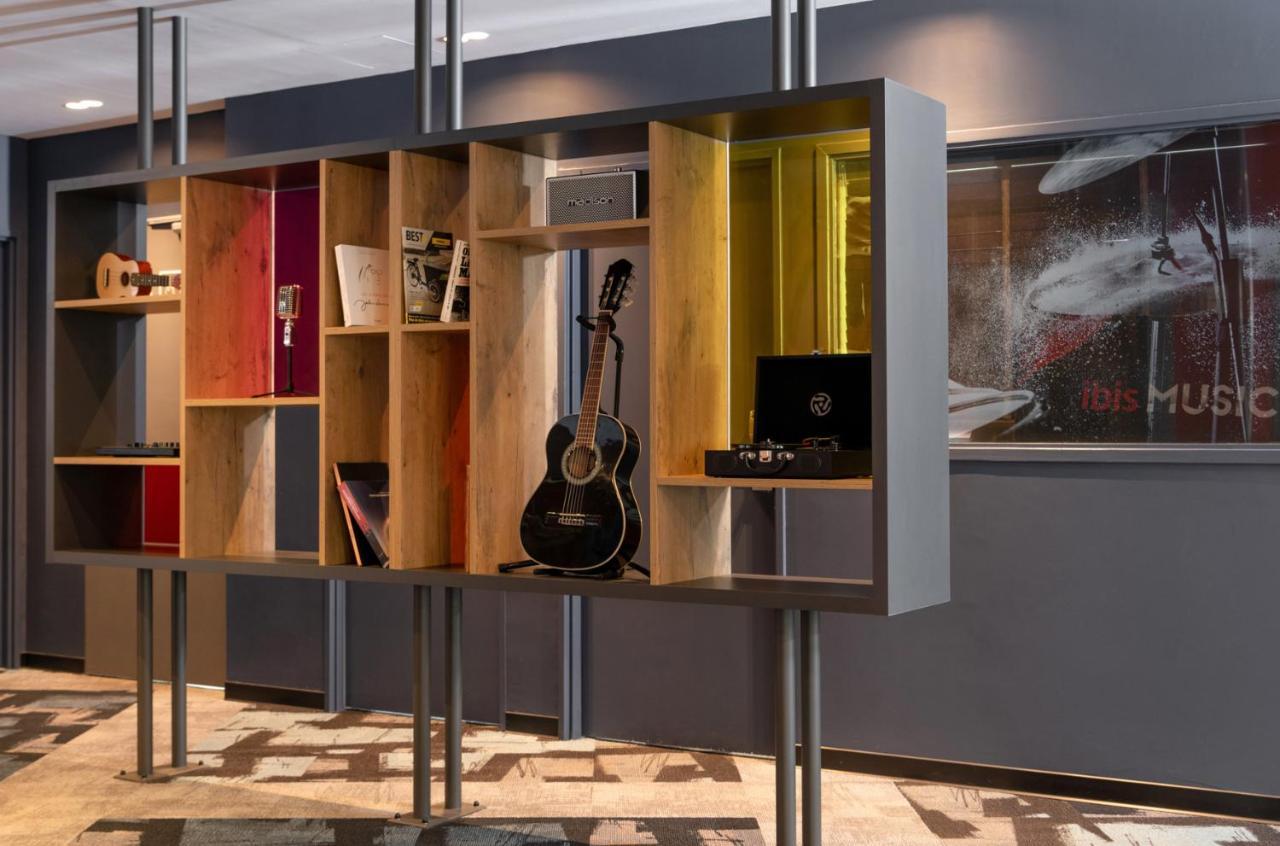 Ibis Lyon Caluire Cite Internationale Hotell Exteriör bild