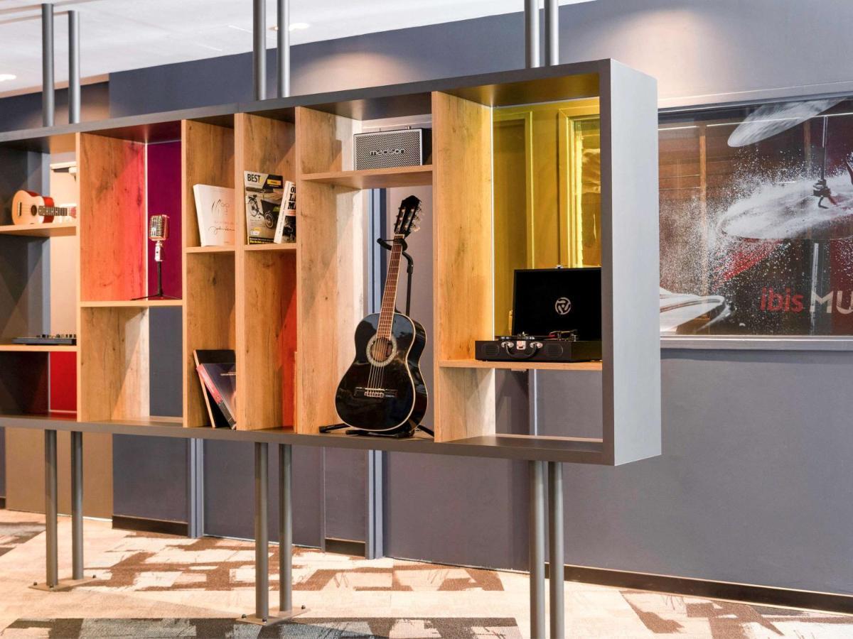 Ibis Lyon Caluire Cite Internationale Hotell Exteriör bild