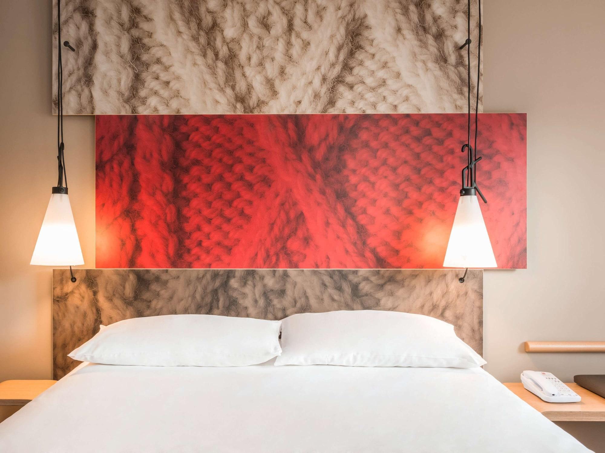 Ibis Lyon Caluire Cite Internationale Hotell Exteriör bild