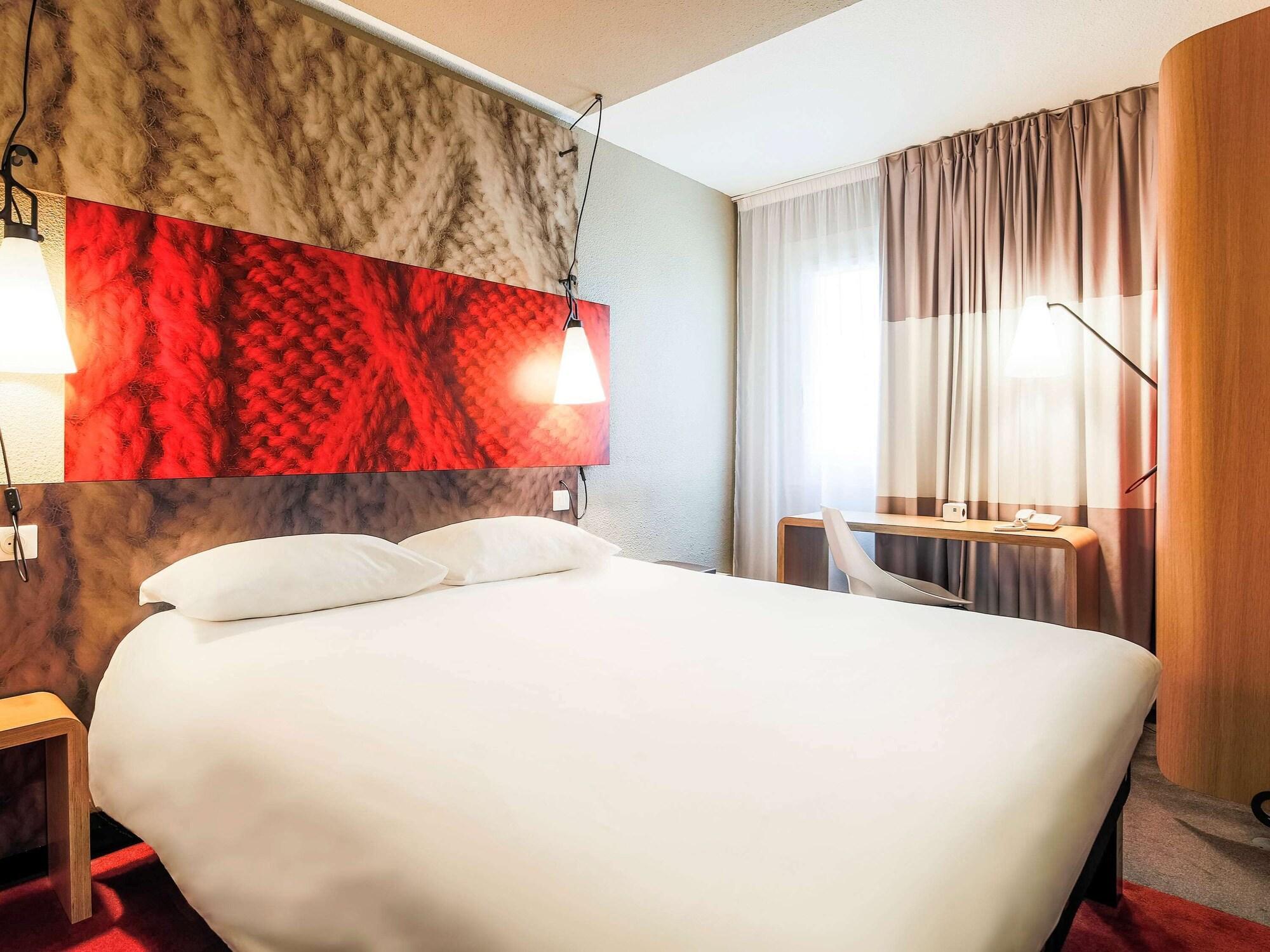 Ibis Lyon Caluire Cite Internationale Hotell Exteriör bild