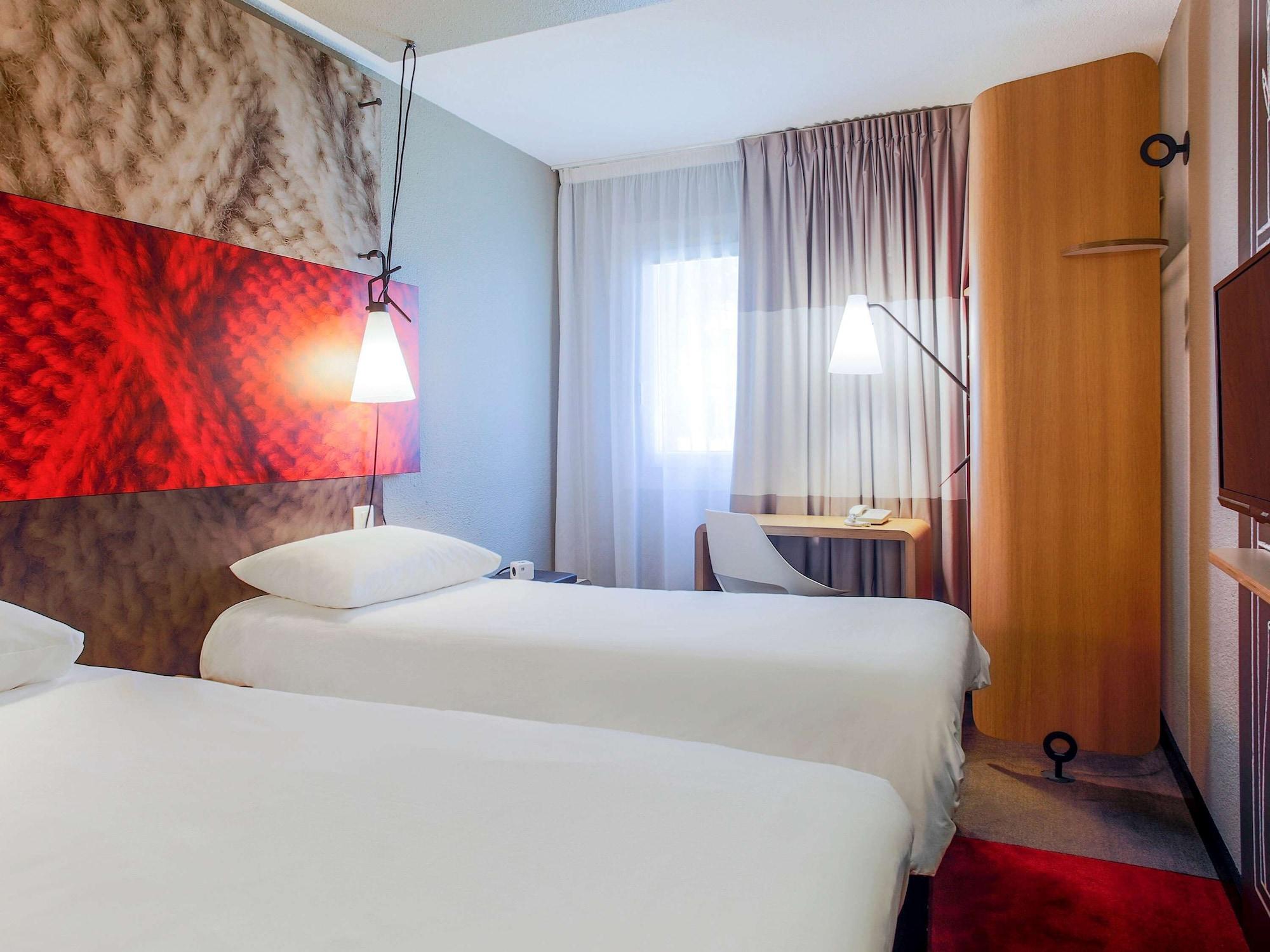 Ibis Lyon Caluire Cite Internationale Hotell Exteriör bild