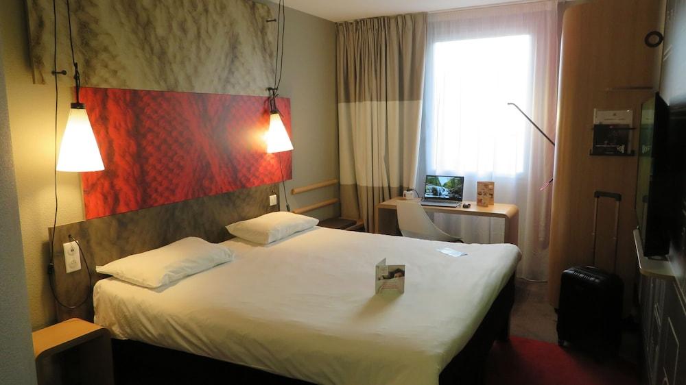 Ibis Lyon Caluire Cite Internationale Hotell Exteriör bild