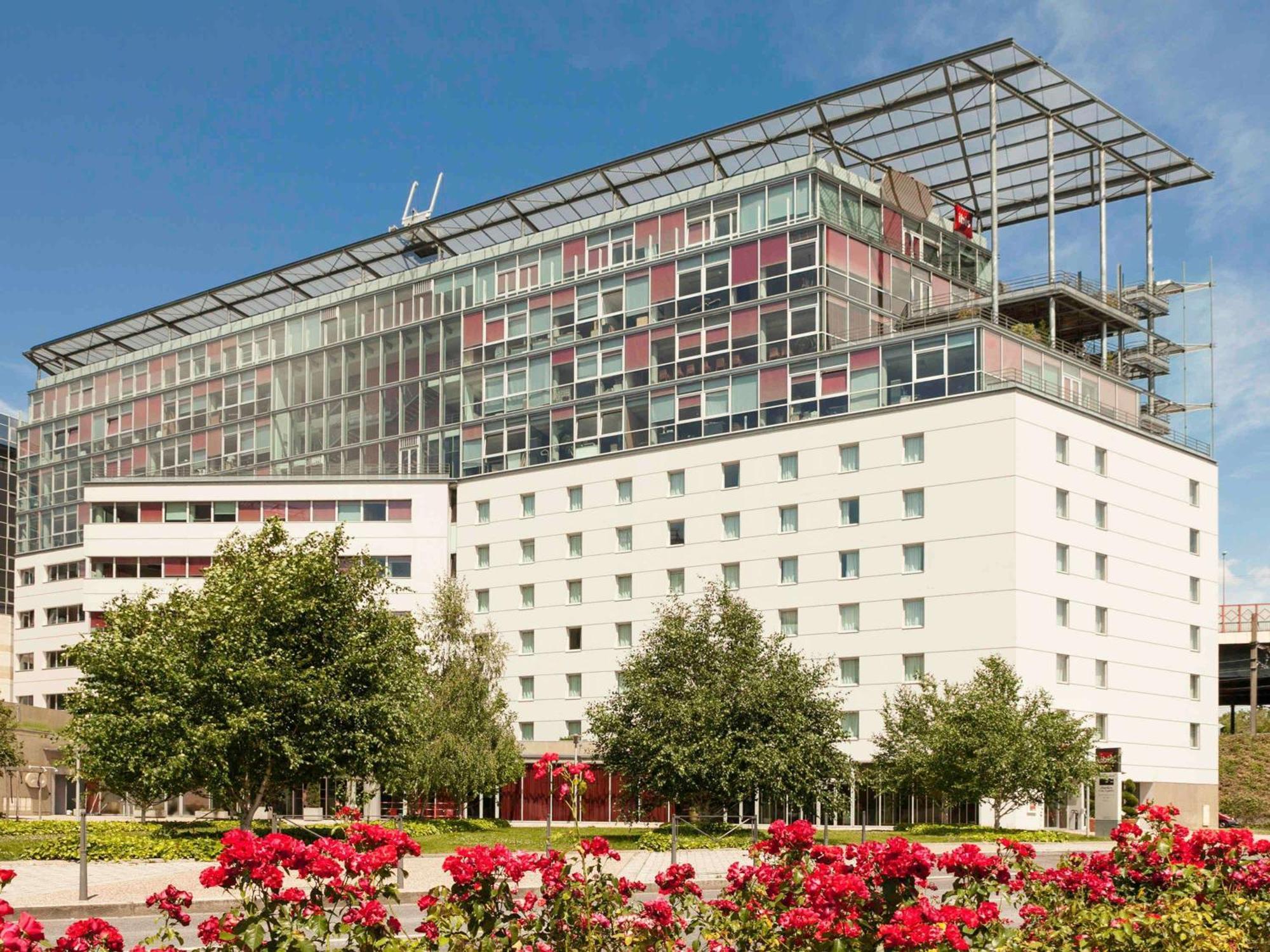 Ibis Lyon Caluire Cite Internationale Hotell Exteriör bild