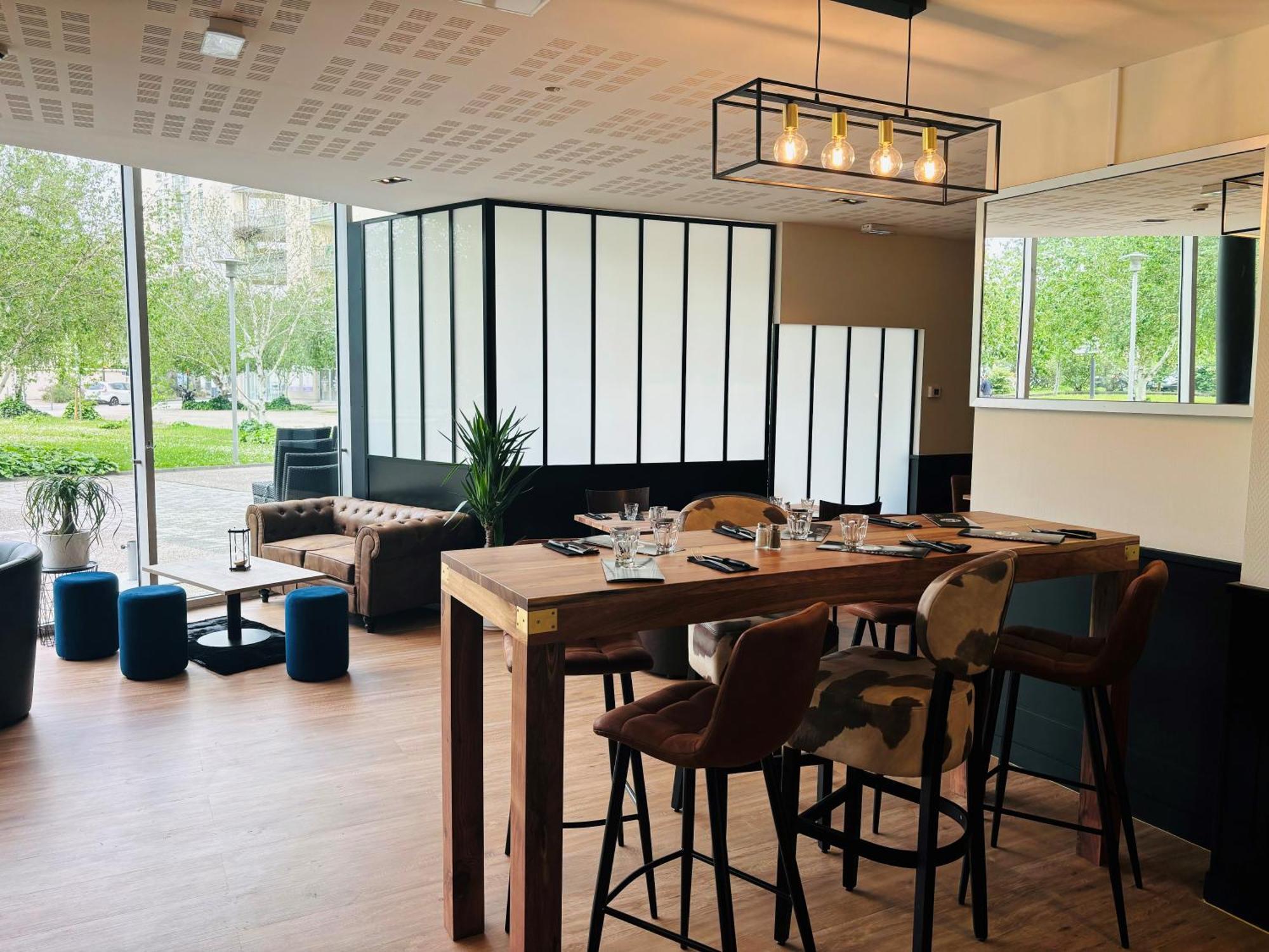 Ibis Lyon Caluire Cite Internationale Hotell Exteriör bild