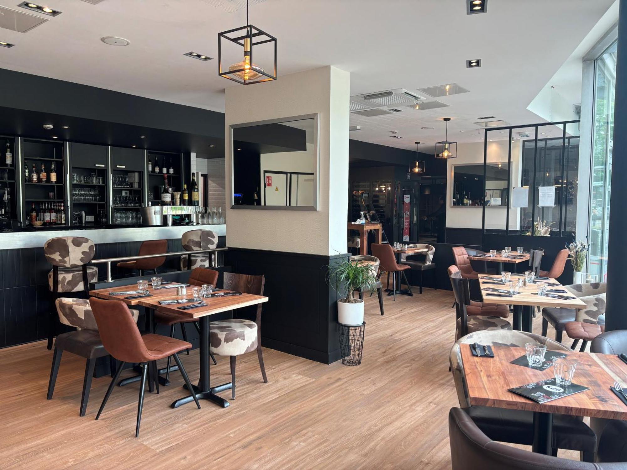Ibis Lyon Caluire Cite Internationale Hotell Exteriör bild