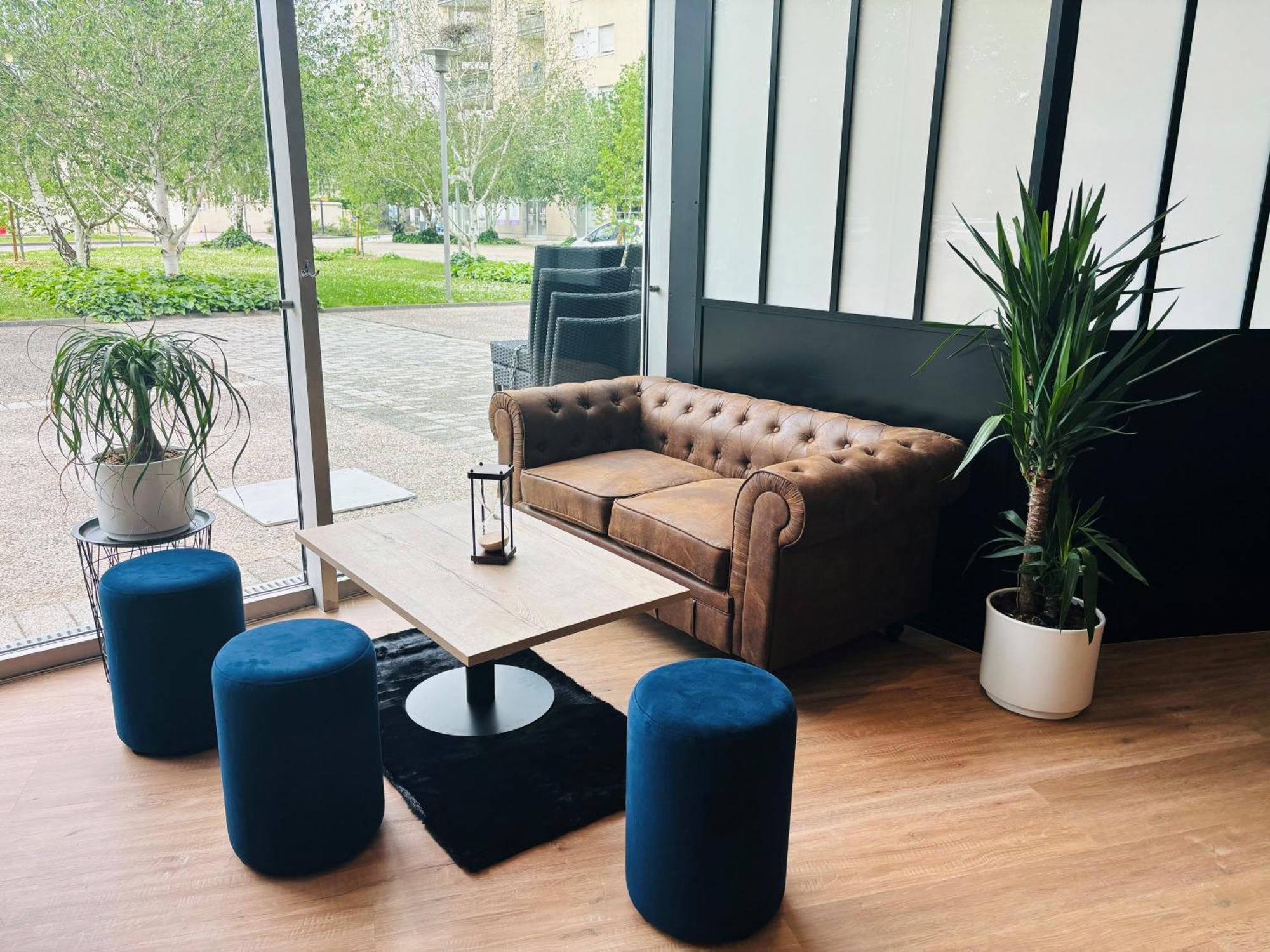 Ibis Lyon Caluire Cite Internationale Hotell Exteriör bild